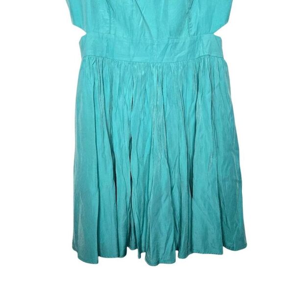 Keepsake the Label Fit and Flare Side Cutout Dress Size Medium - Picture 3 of 9